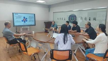 趙正雄副校長深入現(xiàn)代教育技術中心調(diào)研，強調(diào)技術推廣服務助力學校信息化發(fā)展